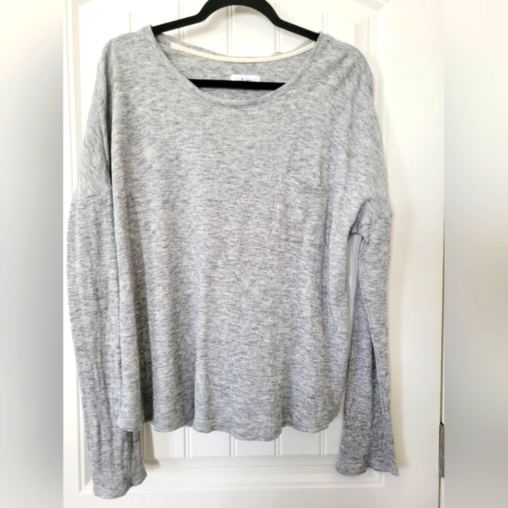 Carly Jean Los Angeles  Capri long sleeve heather grey size Large